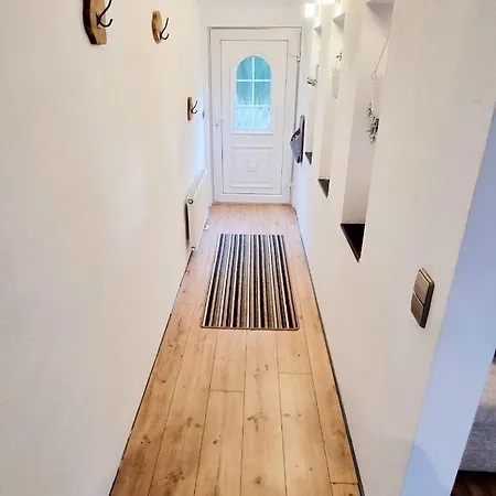 Ruheoase Am Waldrand - Auf 90Qm Sind Nicht Nur Die Eltern Und Bis Zu 5 Kinder Willkommen, Auch Hunde Und Katzen Sind Willkommen Laichingen Exterior foto