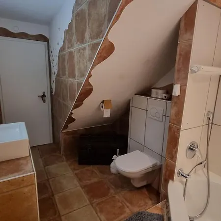 Ruheoase Am Waldrand - Auf 90Qm Sind Nicht Nur Die Eltern Und Bis Zu 5 Kinder Willkommen, Auch Hunde Und Katzen Sind Willkommen Laichingen Exterior foto