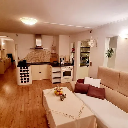 Ruheoase Am Waldrand - Auf 90Qm Sind Nicht Nur Die Eltern Und Bis Zu 5 Kinder Willkommen, Auch Hunde Und Katzen Sind Willkommen Laichingen Exterior foto