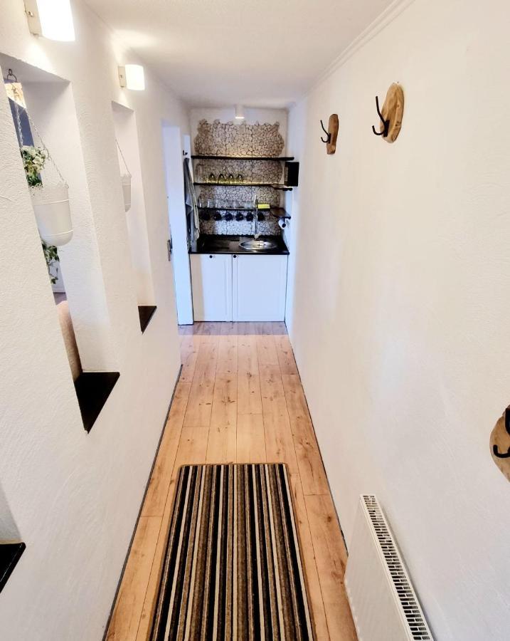 Apartment Ruheoase Am Waldrand - Auf 90Qm Sind Nicht Nur Die Eltern Und Bis Zu 5 Kinder Willkommen, Auch Hunde Und Katzen Sind Willkommen Laichingen