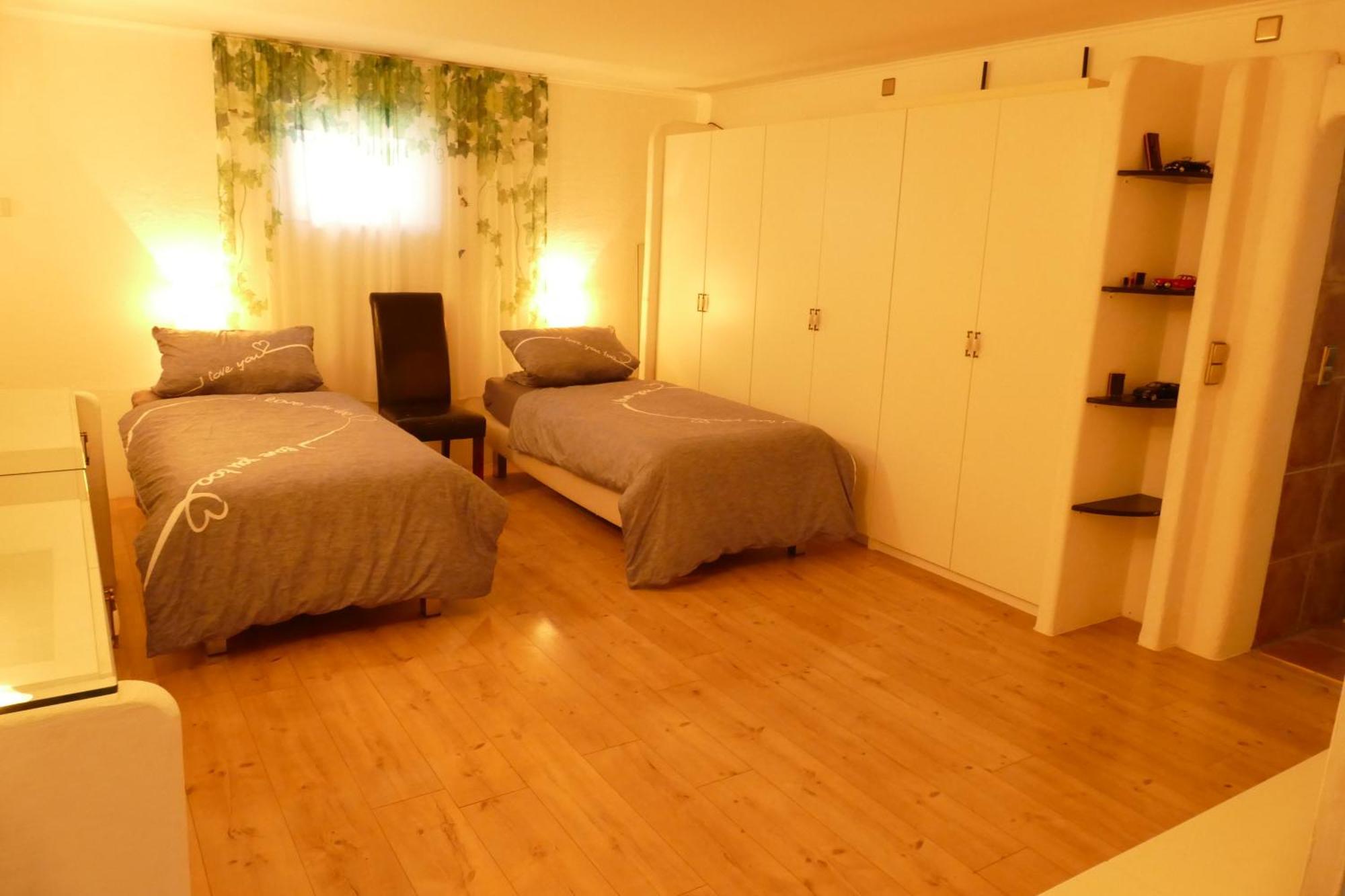 Apartment Ruheoase Am Waldrand - Auf 90Qm Sind Nicht Nur Die Eltern Und Bis Zu 5 Kinder Willkommen, Auch Hunde Und Katzen Sind Willkommen Laichingen
